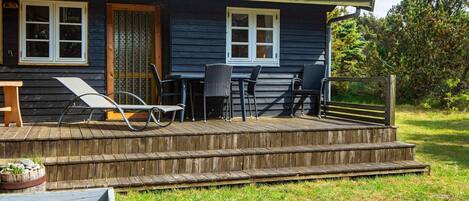 House | Outdoor dining