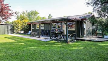 House | Pemandangan dari hartanah