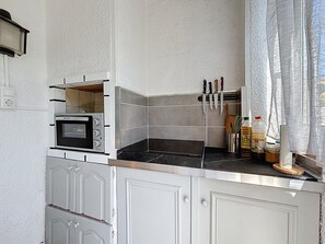 Kühlschrank, Mikrowelle, Geschirrspüler