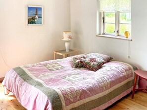 House | 2 bedrooms - 5 Person Holiday Home in Bogo By (Bogø By)