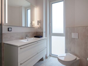 Apartment | Bathroom