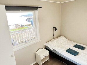 Apartment | 4 bedrooms, individually furnished - 6 Person Holiday Home in Sundlandet-by Traum (Hitra)