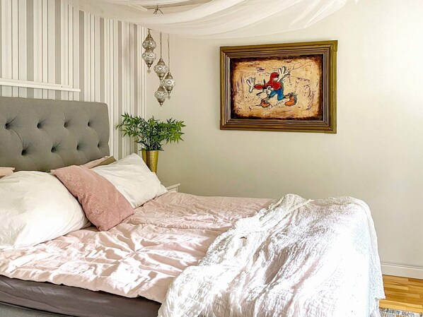 3 habitaciones y muebles diferentes 