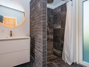 House | Bathroom