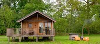 Wellness Lodge in Dutch Meadows with Hot Tub