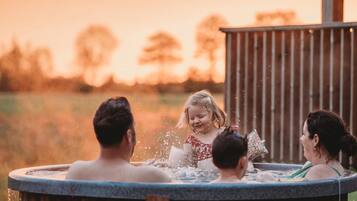 Bain à remous extérieur