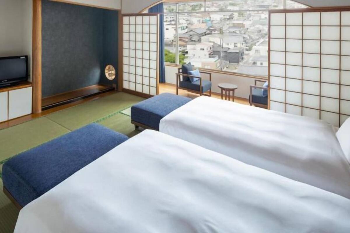 Down comforters, WiFi (free)