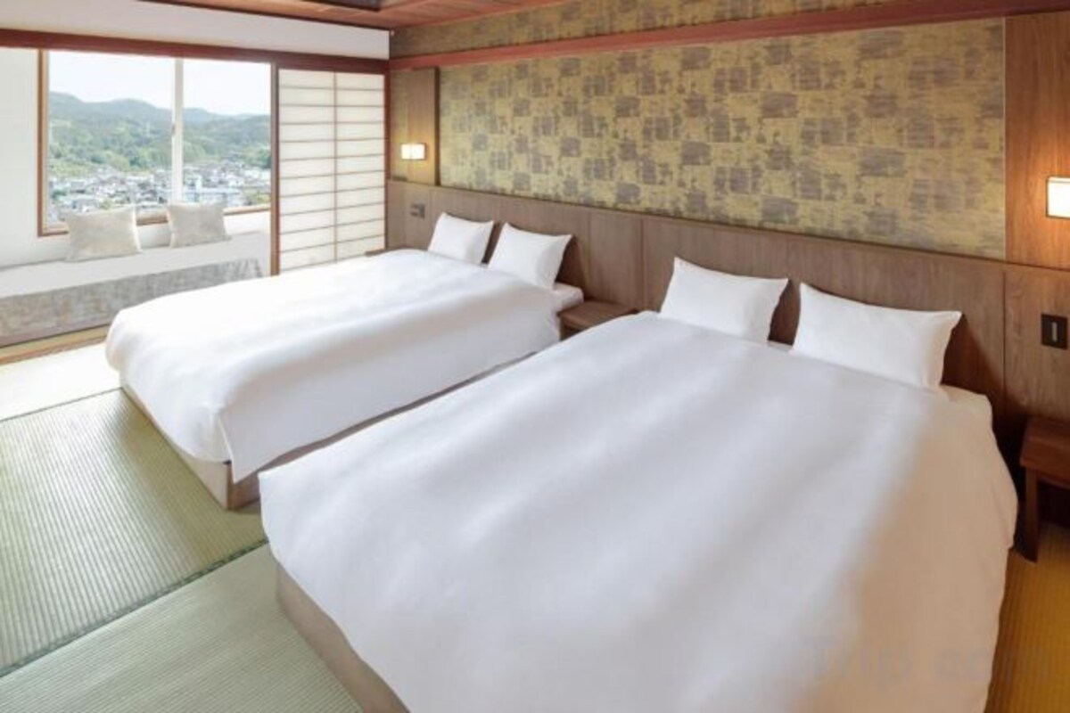 Down comforters, WiFi (free)