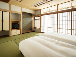 Japanese-Western style Junior Suite Room, Non Smoking | Down comforters, free WiFi - HOTEL SAKURA URESHINO (Ureshino)