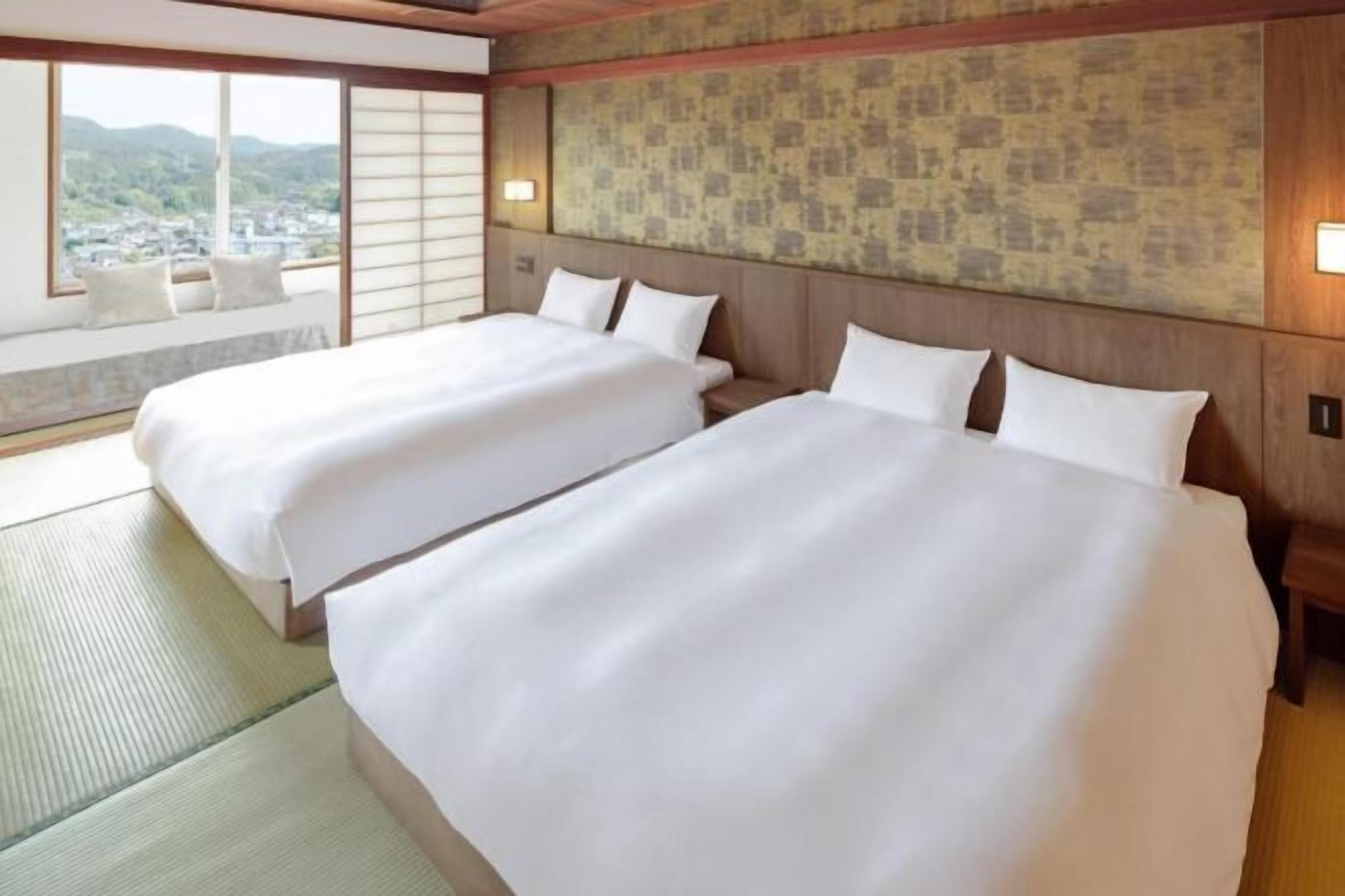 Down comforters, free WiFi