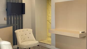 Romantic Double Room | Egyptian cotton sheets, premium bedding, Select Comfort beds