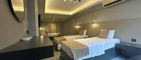Family Quadruple Room | 1 bedroom, Egyptian cotton sheets, premium bedding, Select Comfort beds