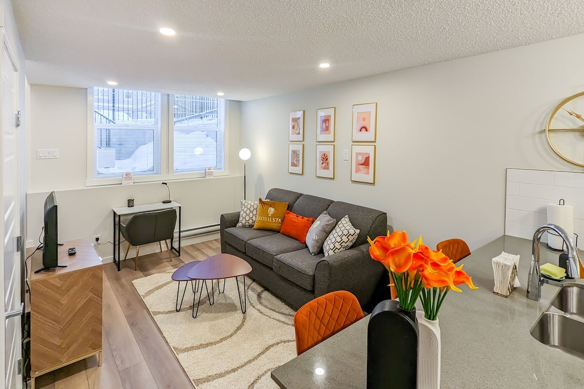 Departamento Premier, 1 cama Queen size y sofá cama, cocina | Área de sala de estar | Televisión de pantalla plana, Netflix y servicios de streaming
