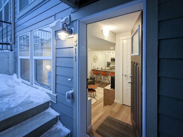 Interior entrance - New Apartments in Cranston by GLOBALSTAY (Calgary)