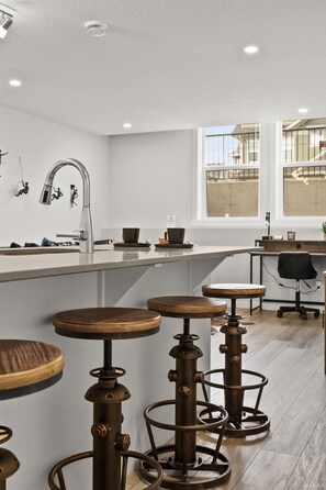 Private kitchen - New Apartments in Cranston by GLOBALSTAY (Calgary)