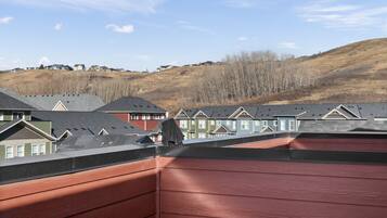 Elite Townhome, 3 Bedrooms, Balcony, Hill View | View from room