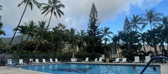 Beautifully Remodeled studio Makaha Valley Towers