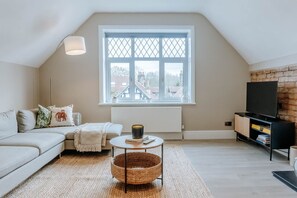 Smart TV - Springfield Apartment · Luxury Harrogate Apartment with stunning views (North Yorkshire)