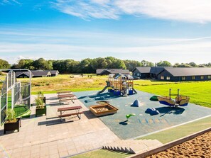 Huis | Zwembad | Een binnenzwembad en een buitenzwembad