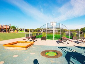 Casa | Alberca | Alberca techada y alberca al aire libre