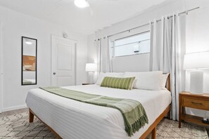 2 bedrooms, desk, iron/ironing board, travel crib - Beachside Charm Steps to Sand and Shops (San Diego)