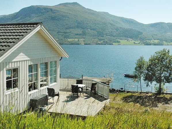 House | Exterior - 5 Person Holiday Home in Averoy (Averoy)