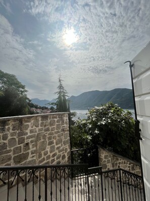 Property grounds - Traditional Style Stone House in perfect Perast (Perast)