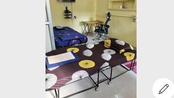 1 bedroom, desk, WiFi, bed sheets