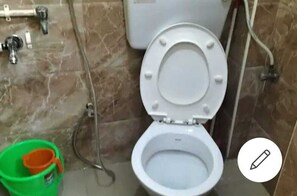 Shower, towels, soap, shampoo