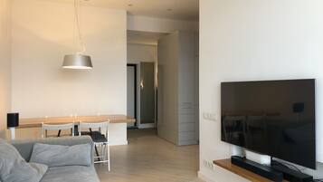 Smart-TV og stereoanlegg