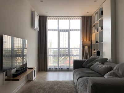 Comfortable apartment with home theater in city centre