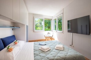 2 chambres, fer et planche à repasser, Wi-Fi gratuit, draps fournis