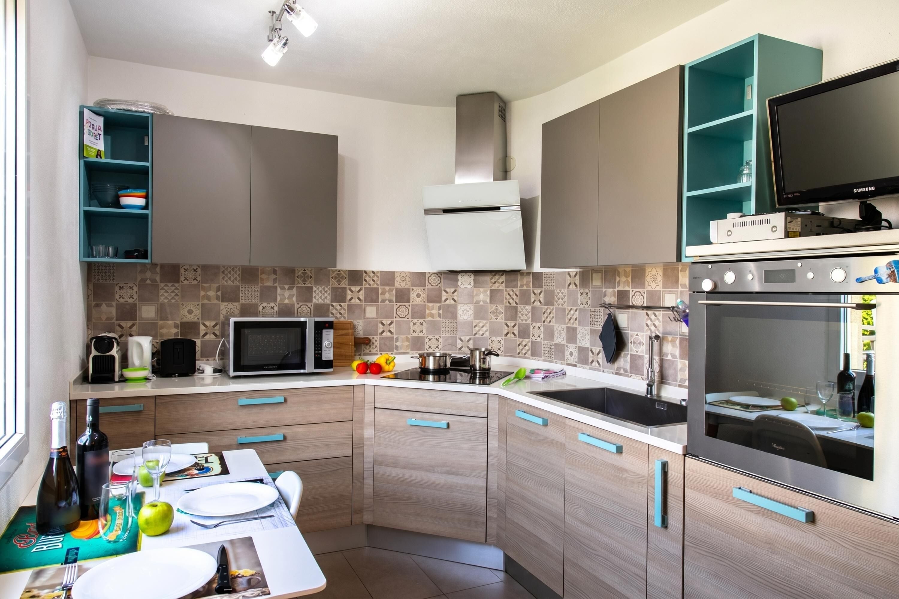 Villa familiare, camere multiple, 2 bagni, lato lago (Al Pontile Di Caslano) | Cucina privata | Frigorifero, microonde, piano cottura, lavastoviglie