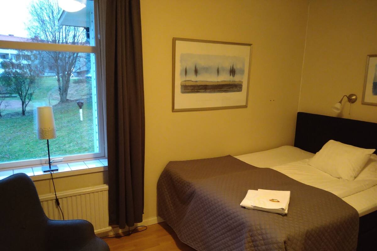 City dubbelrum | Skrivbord, individuell inredning och sängkläder
