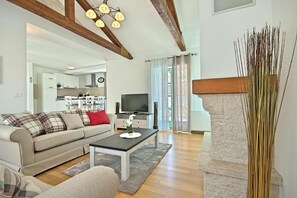 TV - Villa Zeus (Istria - Liznjan) (Liznjan)