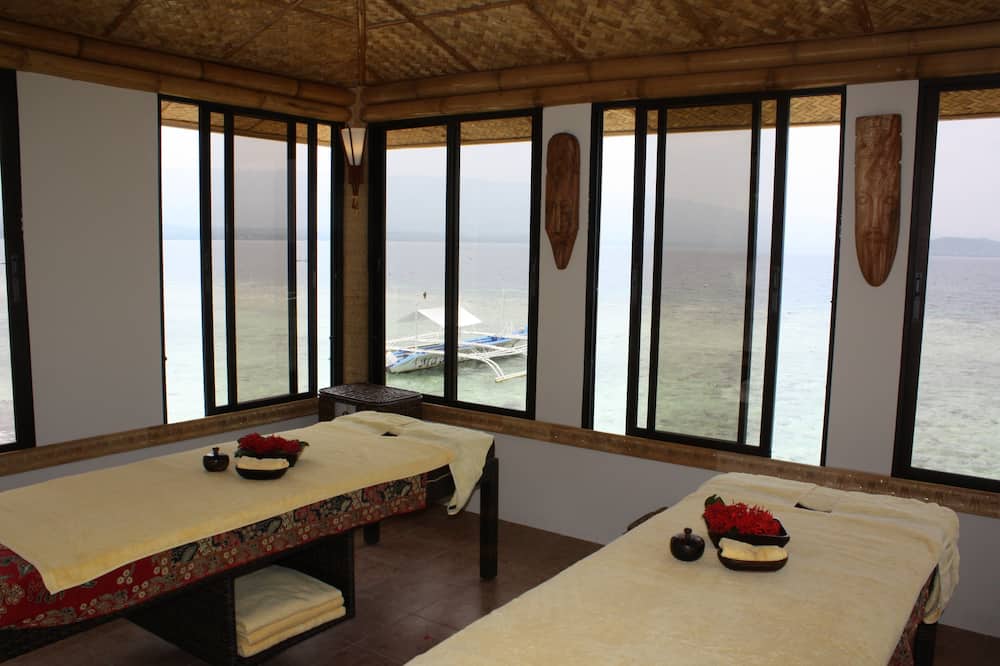 Magic Island Dive Resort