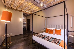 Suite with City View | In-room safe, blackout drapes, soundproofing, iron/ironing board - The Couper Colonna (Rome)