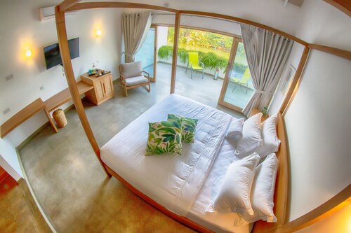 River side boutique villa - 5 min from the beach!