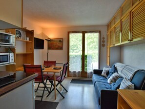 TV - Cozy studio near the slopes in Bernex (Bernex)