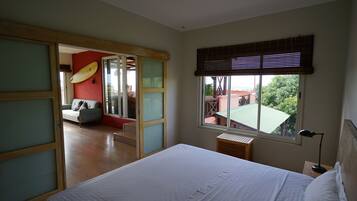 Penthouse | 1 bedroom, individually decorated, individually furnished, travel crib