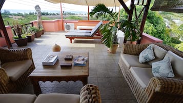 Penthouse | Hiên