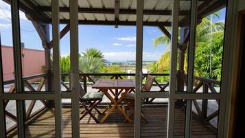 Apartment, 1 Bedroom, Kitchen, Ocean View | Terrace/patio