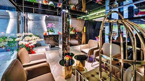 ฝ่ายต้อนรับ