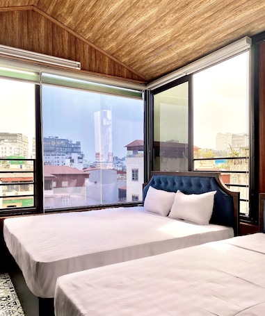 Iron/ironing board, free WiFi