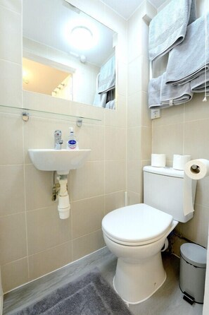 Hair dryer - LG 5-1 · Central London New Studio Luxury Close Westfield (Greater London)