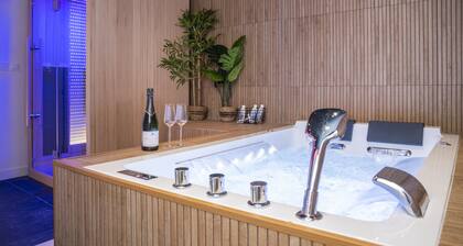 Art Deco Champagne & Spa