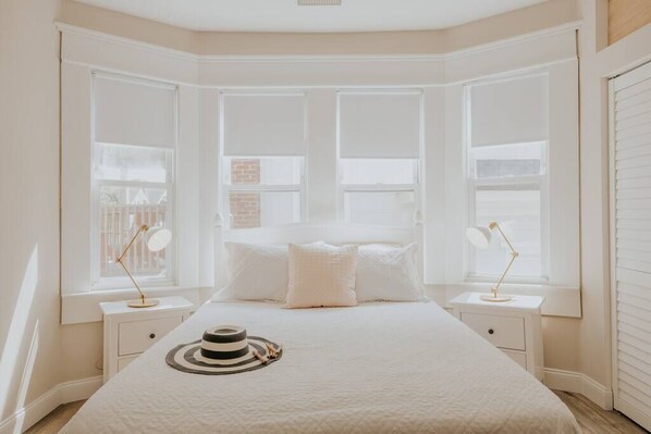 3 habitaciones, tabla de planchar con plancha, cuna de viaje y wifi