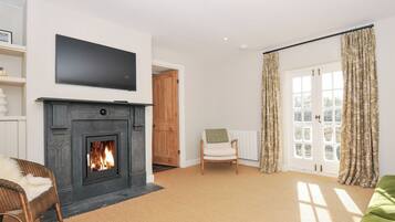 Cottage | Living area