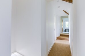 Cottage | Bahagian dalam