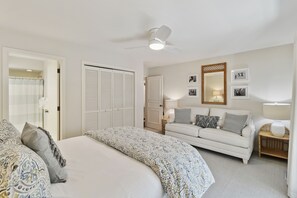 6 slaapkamers, een strijkplank/strijkijzer, wifi, beddengoed
